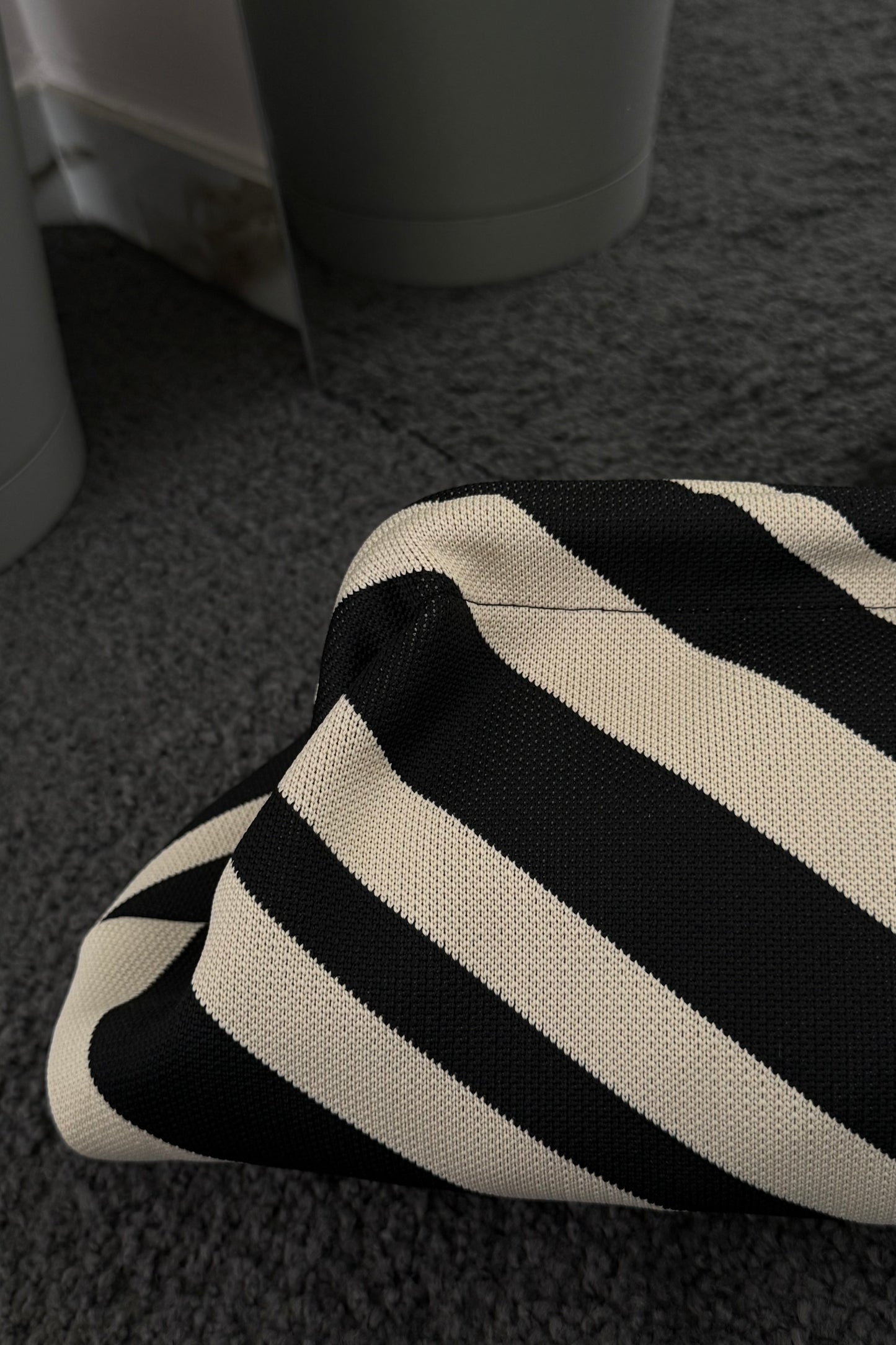 CLUTCH ZEBRA