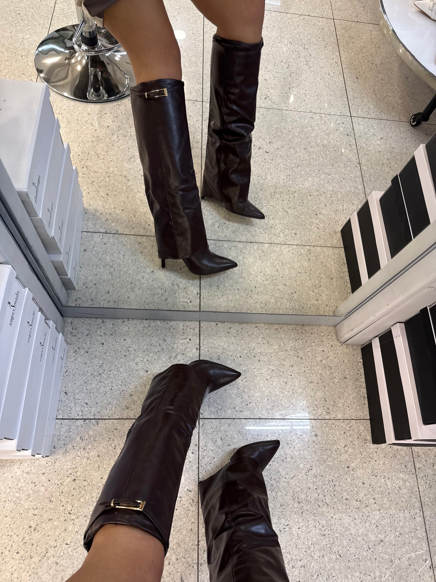 stivali ripiegati marroni VERSUS