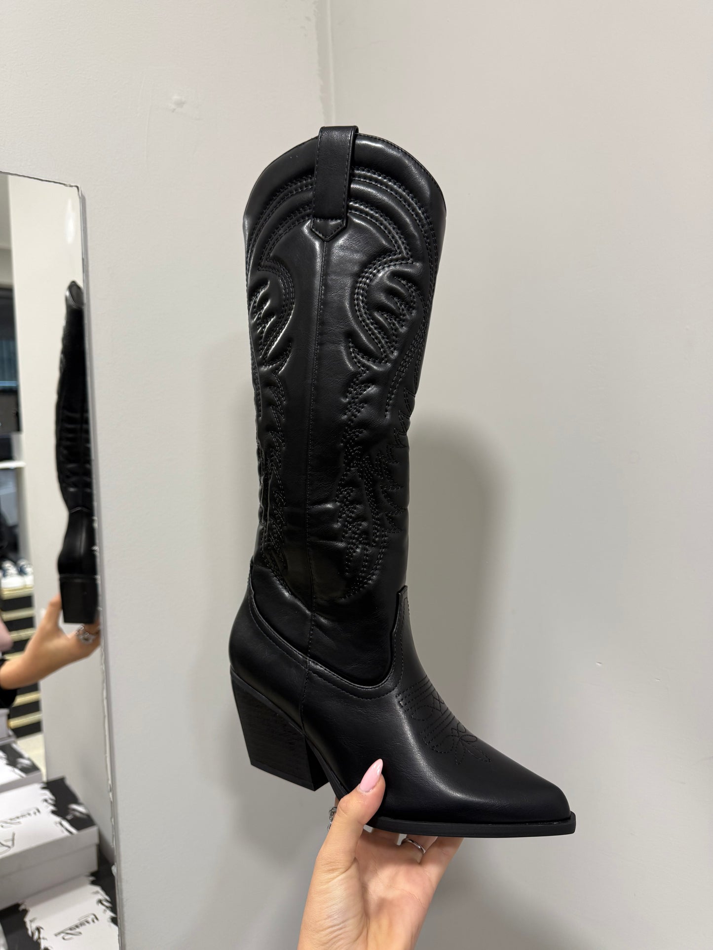 texani alti con cuciture