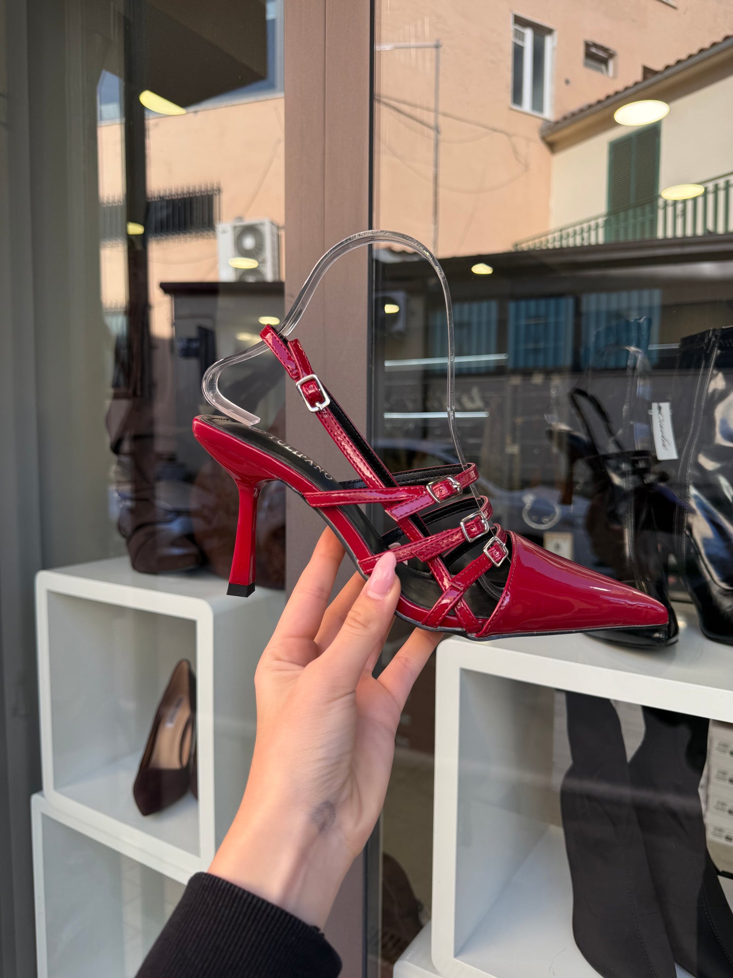 slingback con cinturini rossi