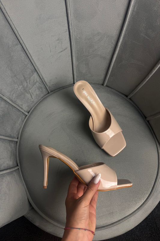 MULES SQUARE NUDE