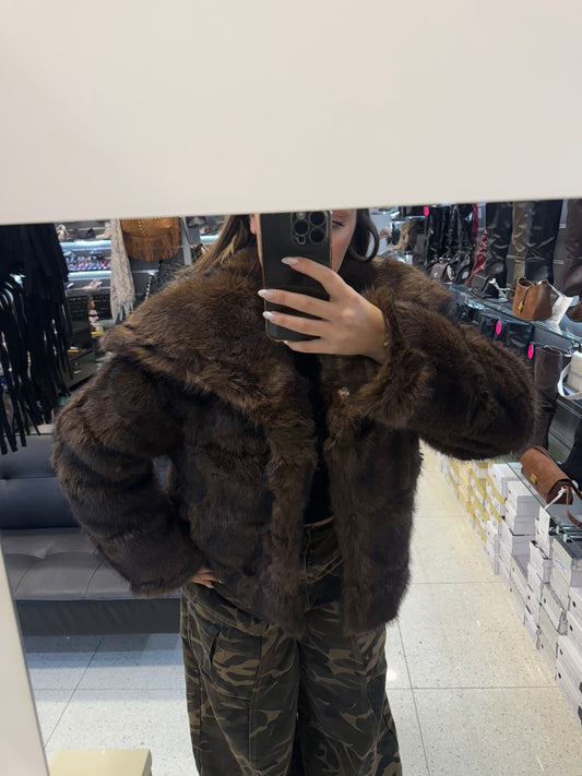 pelliccia marrone senza cappuccio