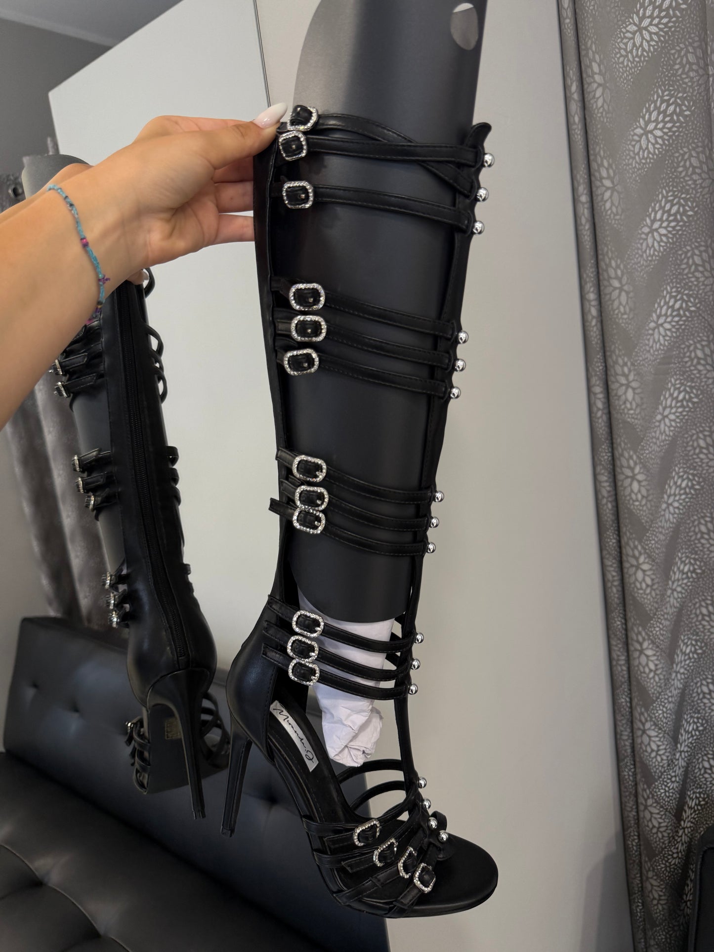 sandali alti con cinturini