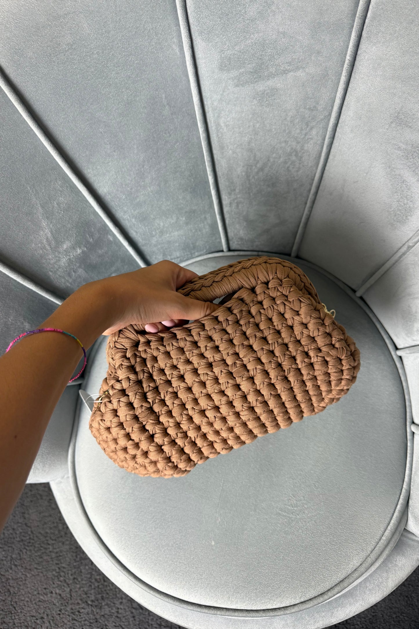 CLUTCH IN CROCHET CAMEL