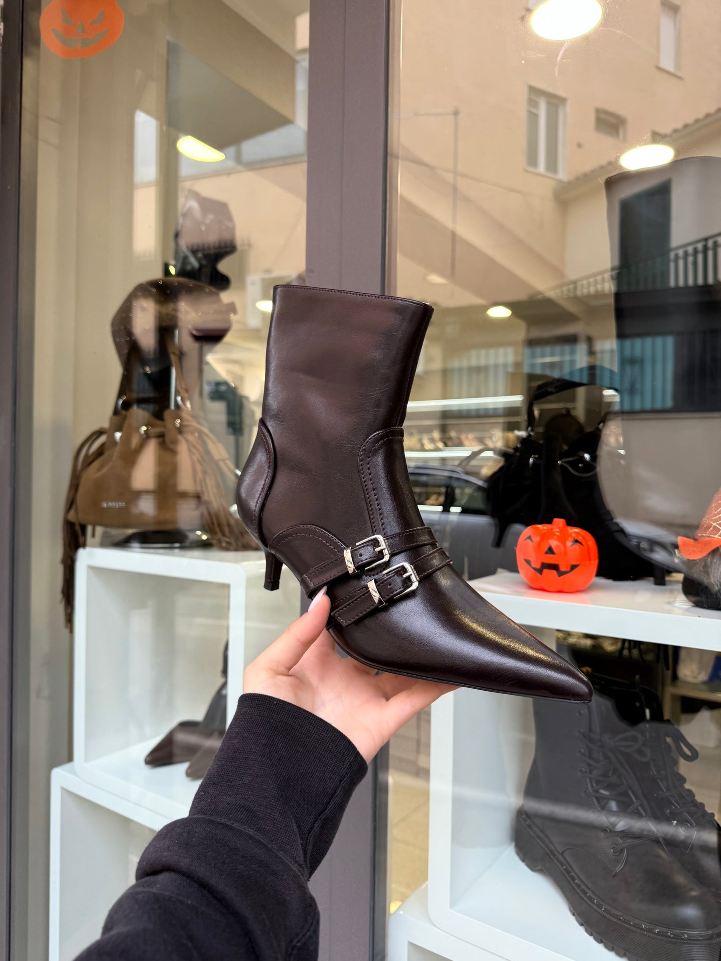 stivaletti kitten strange