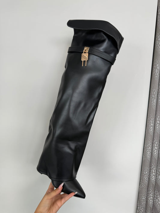 stivali alti mod. GIV**CHY