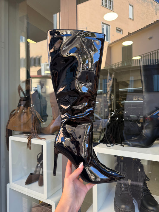 stivali in vernice neri