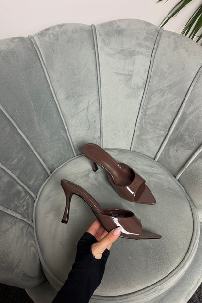 MULES BROWN SHADE