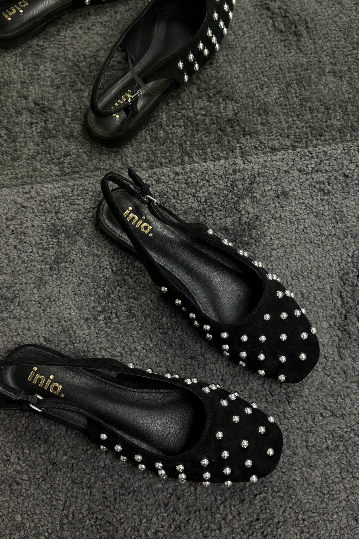 BALLERINE CON BORCHIE NERE