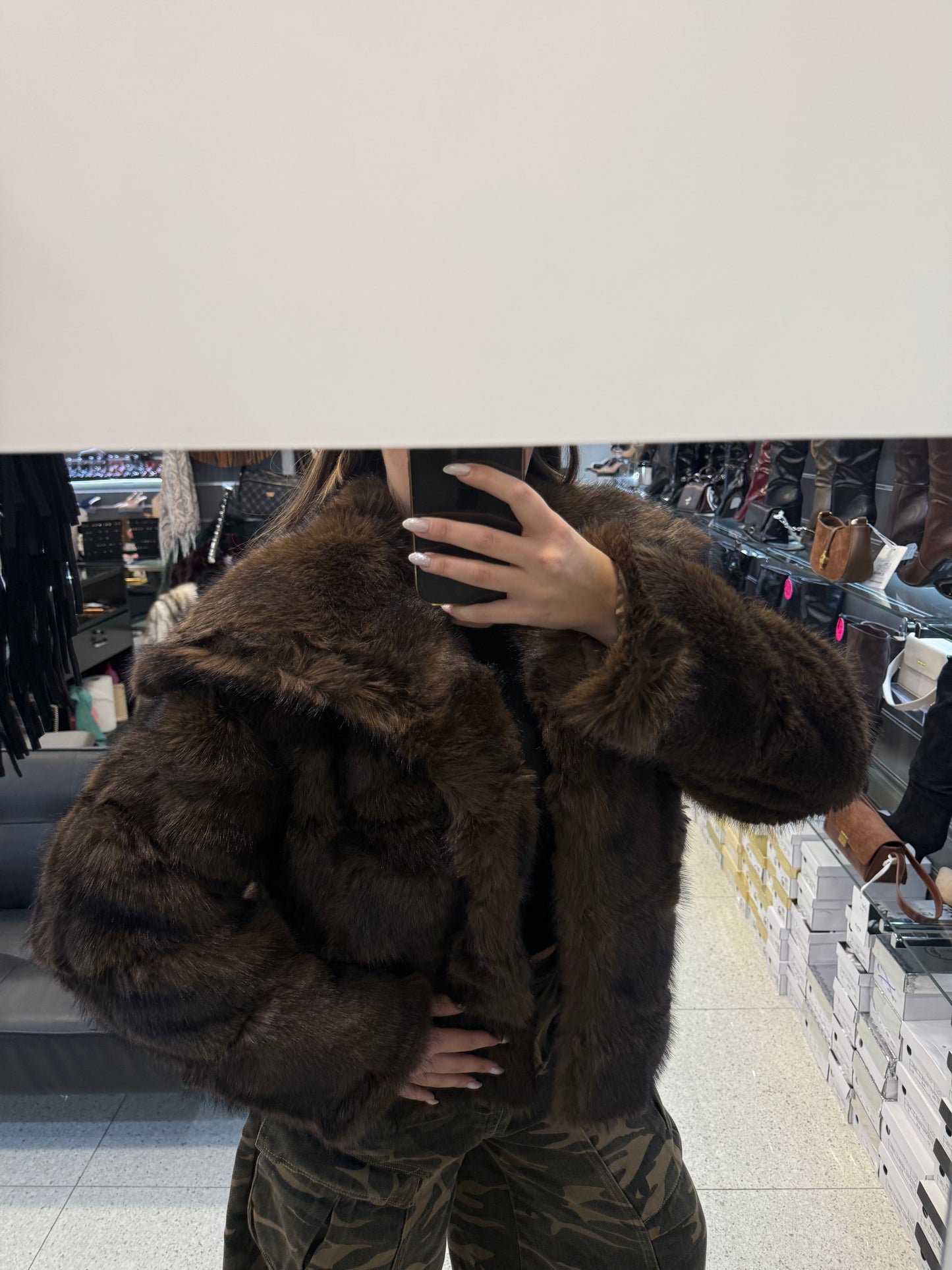 pelliccia marrone senza cappuccio