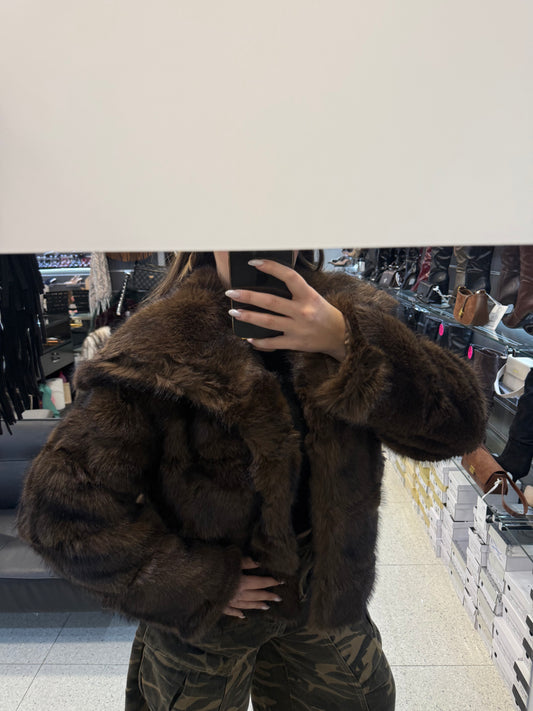 pelliccia marrone senza cappuccio