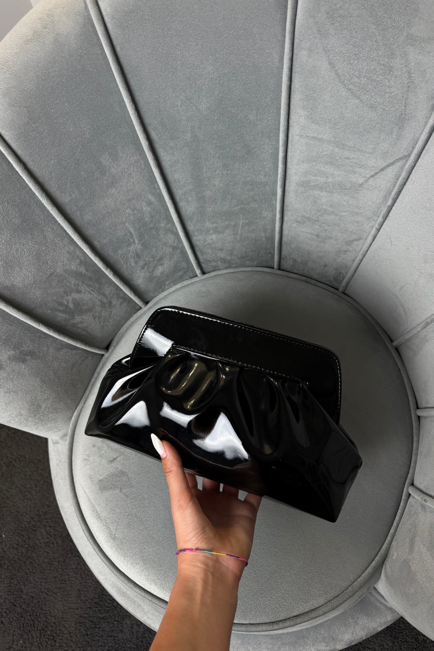 CLUTCH IN VERNICE NERA