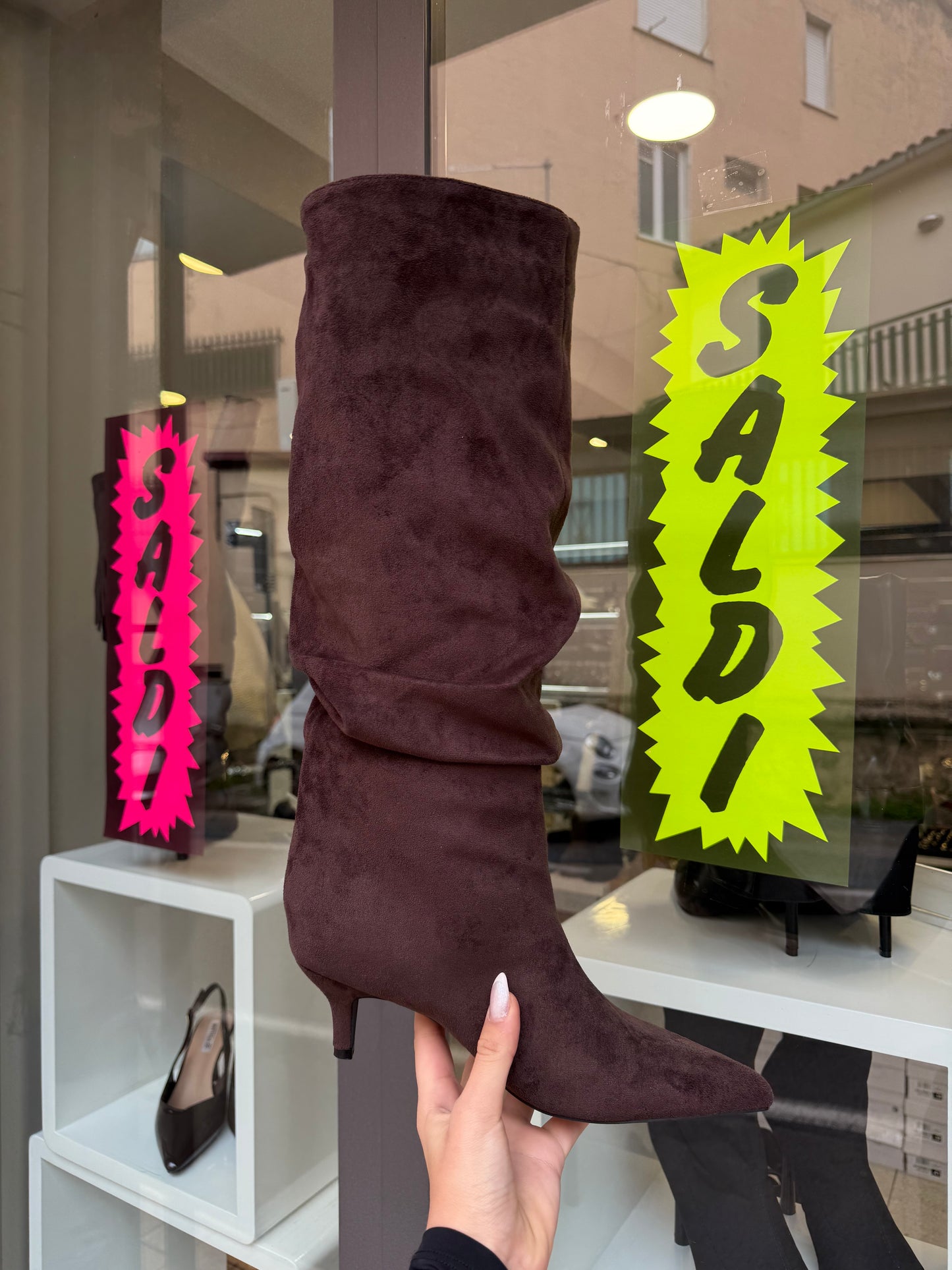 stivali arricciati in camoscio