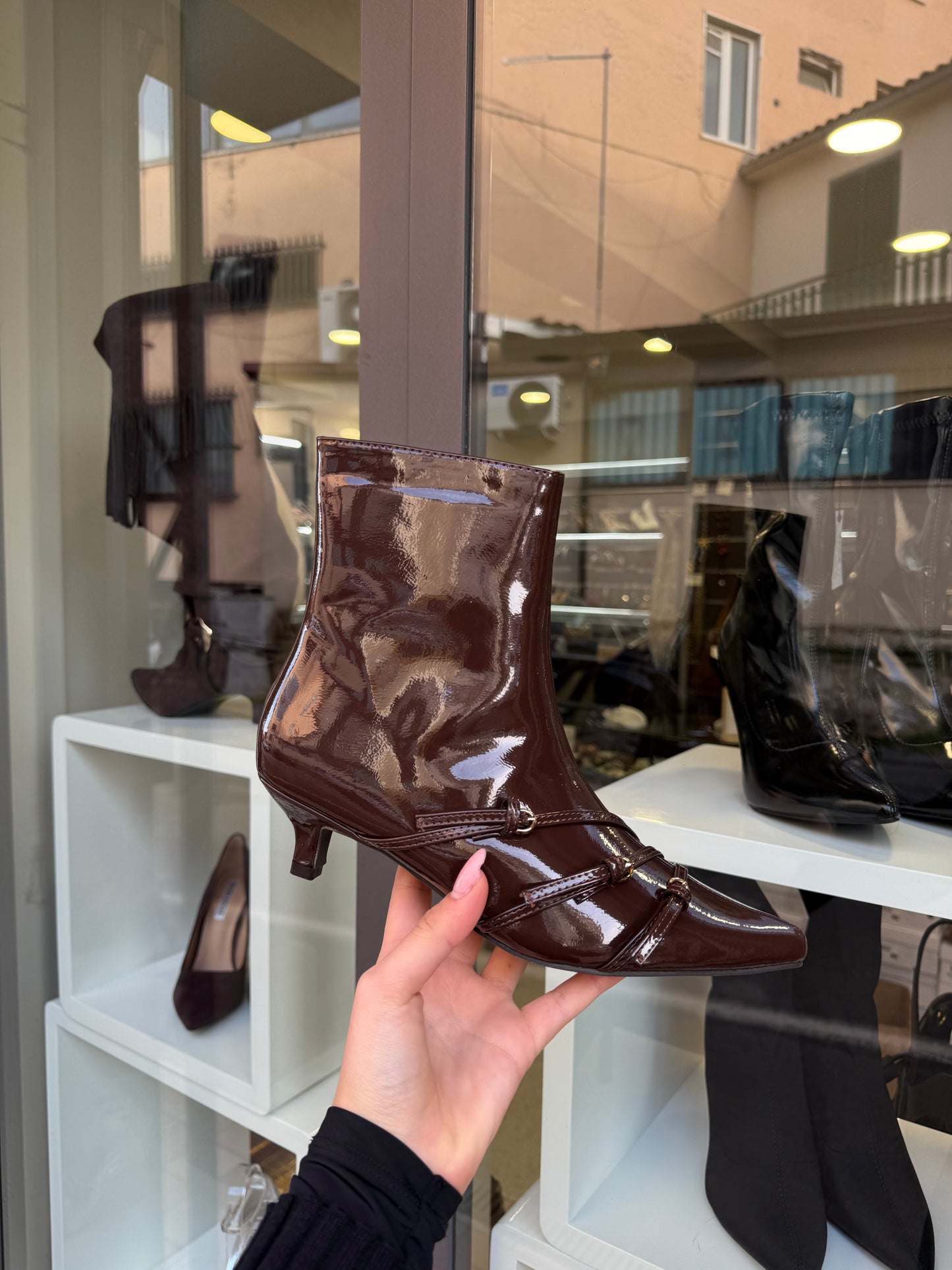 stivaletti in vernice kitten