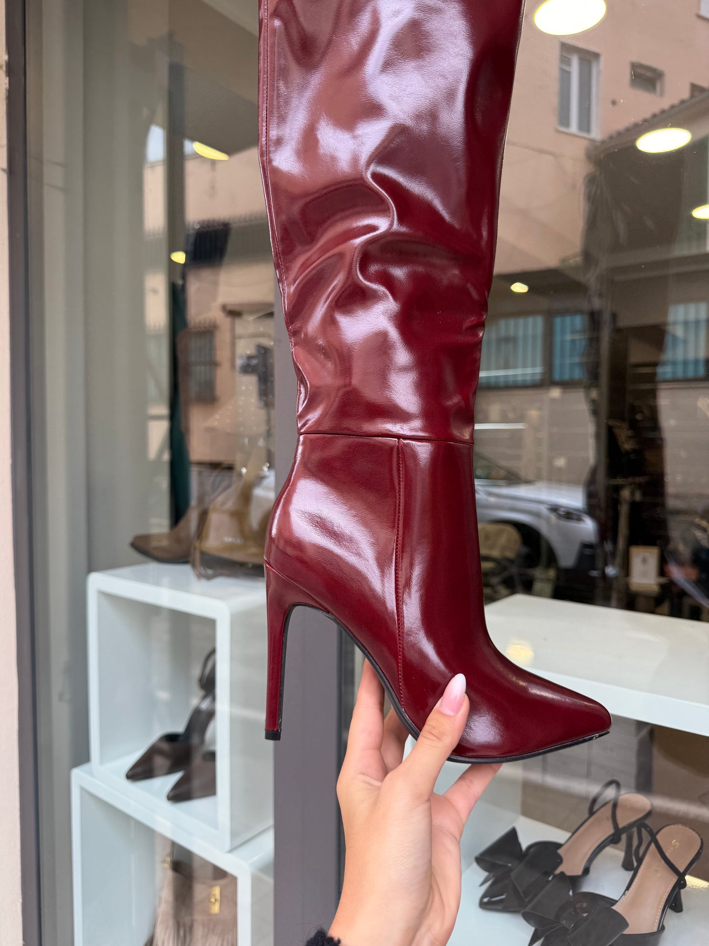 stivali in ecopelle lucida BORDEAUX