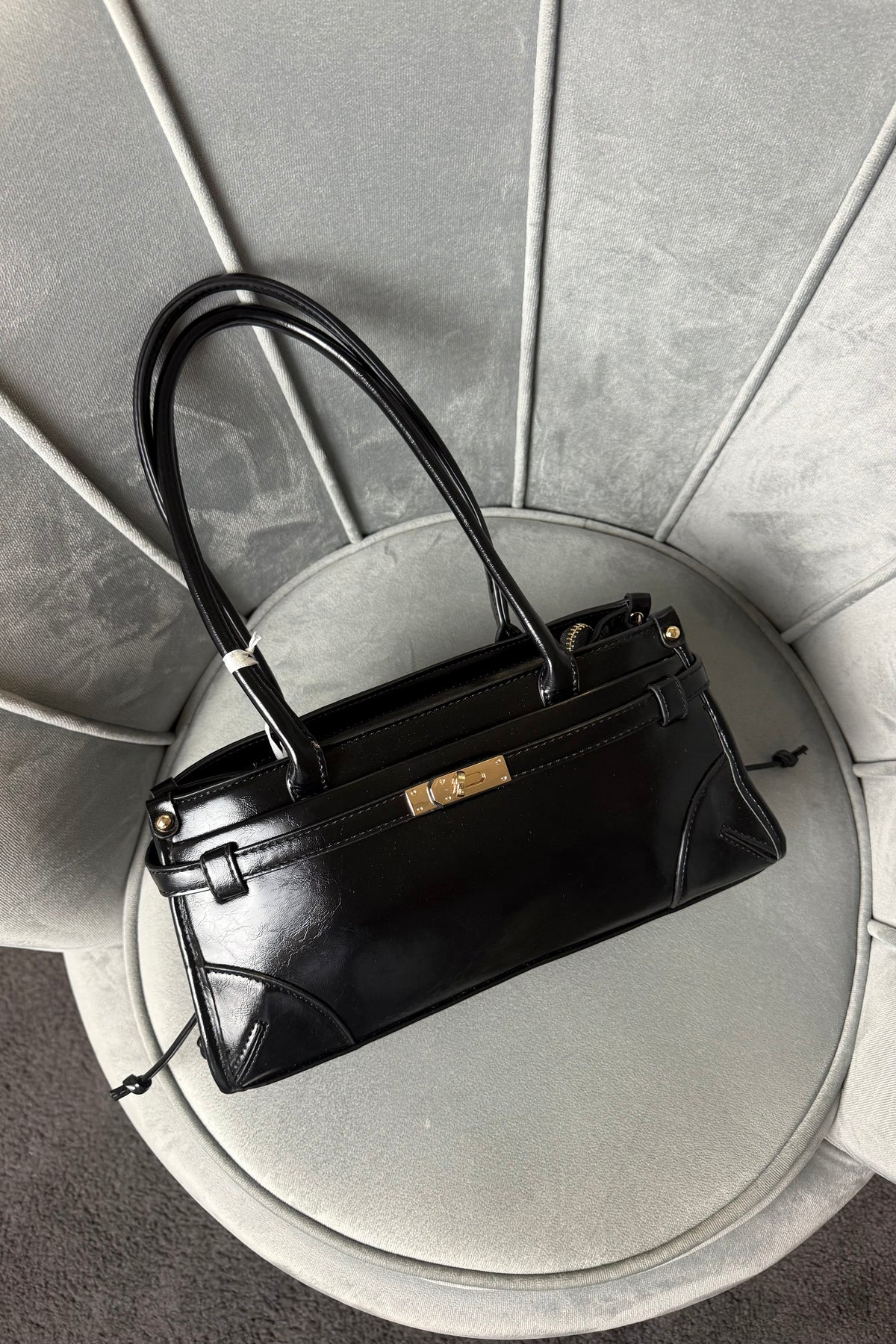 BORSA CON MANICI LUNGHI NERA