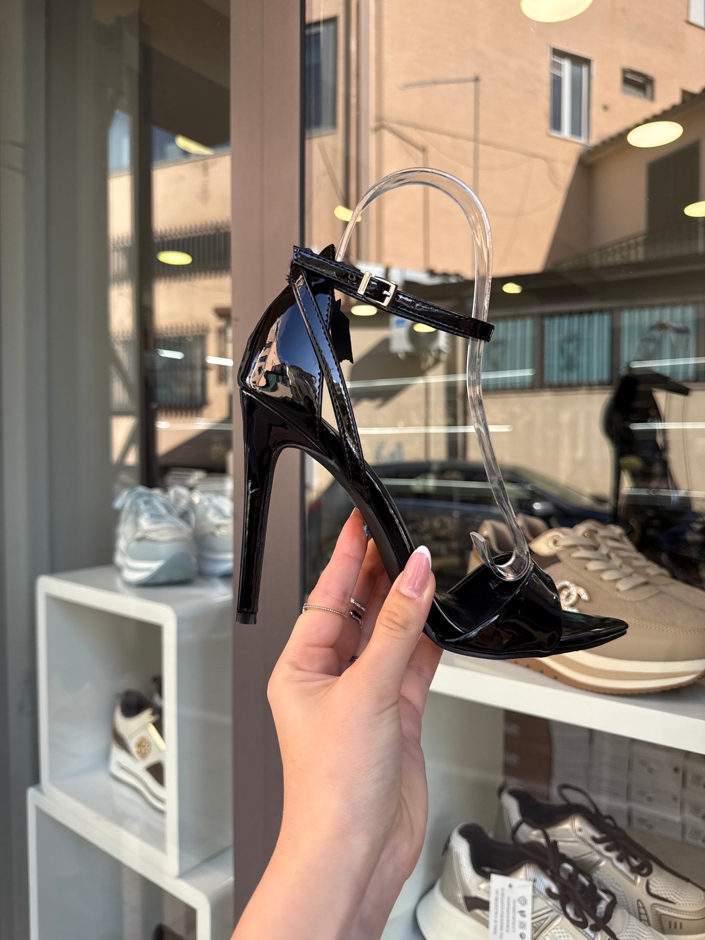 sandali con cinturino neri miriam