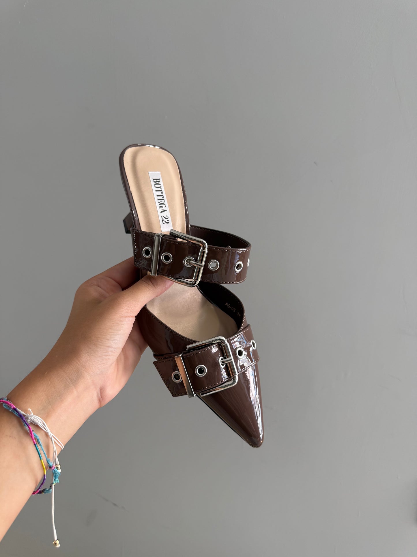 sabot marroni con cinghie