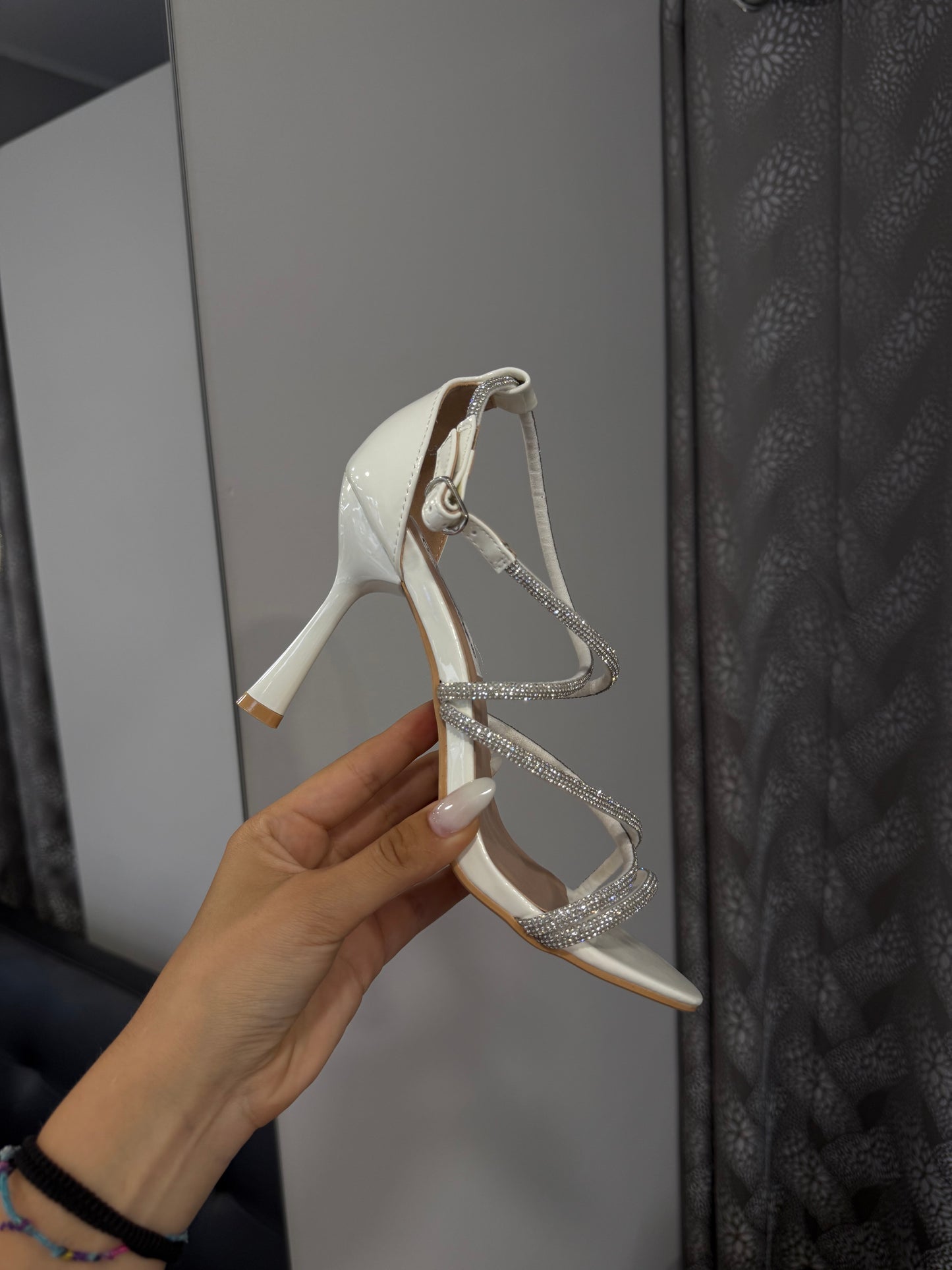 sandali bianchi con swarovski