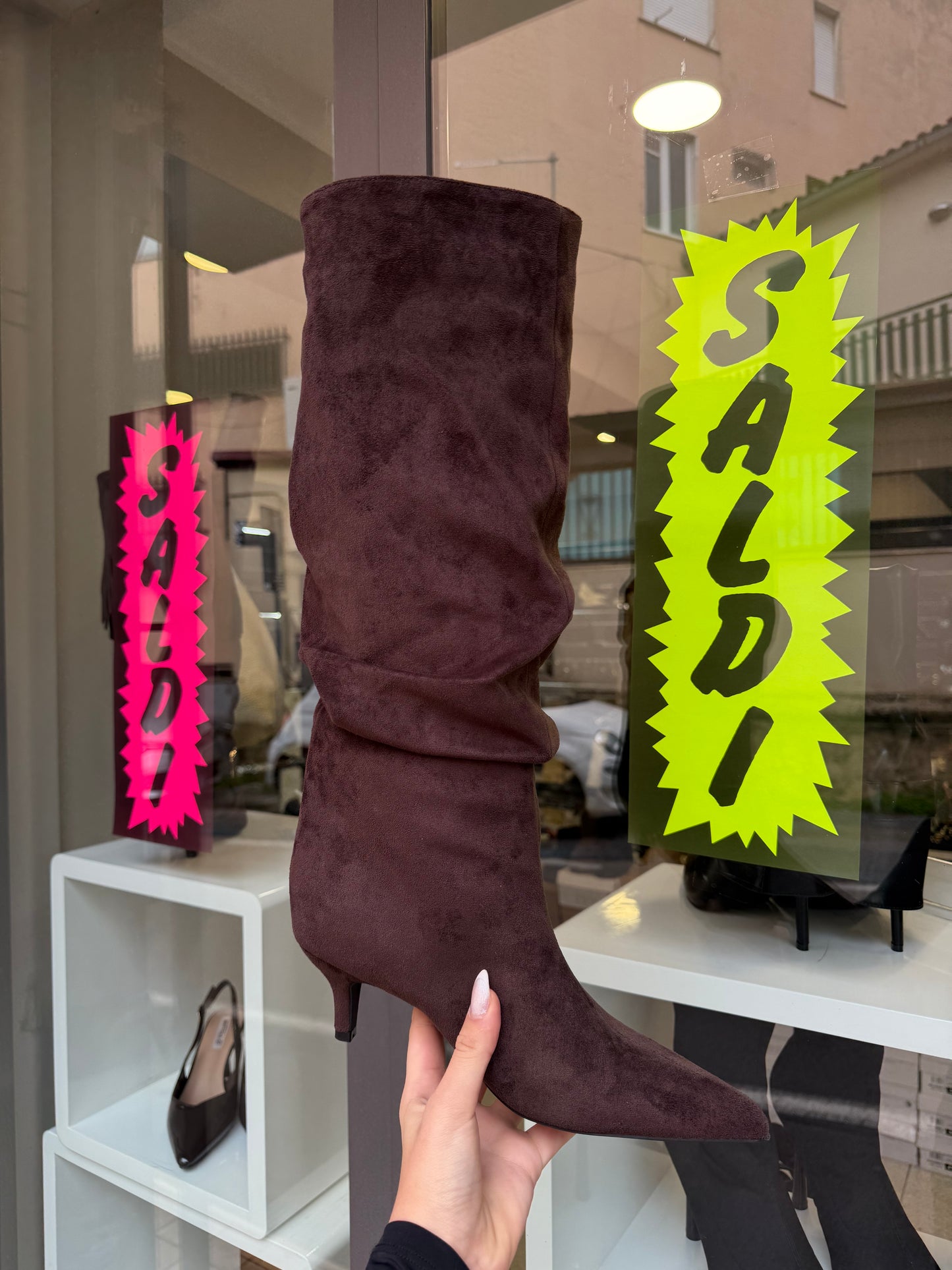 stivali arricciati in camoscio