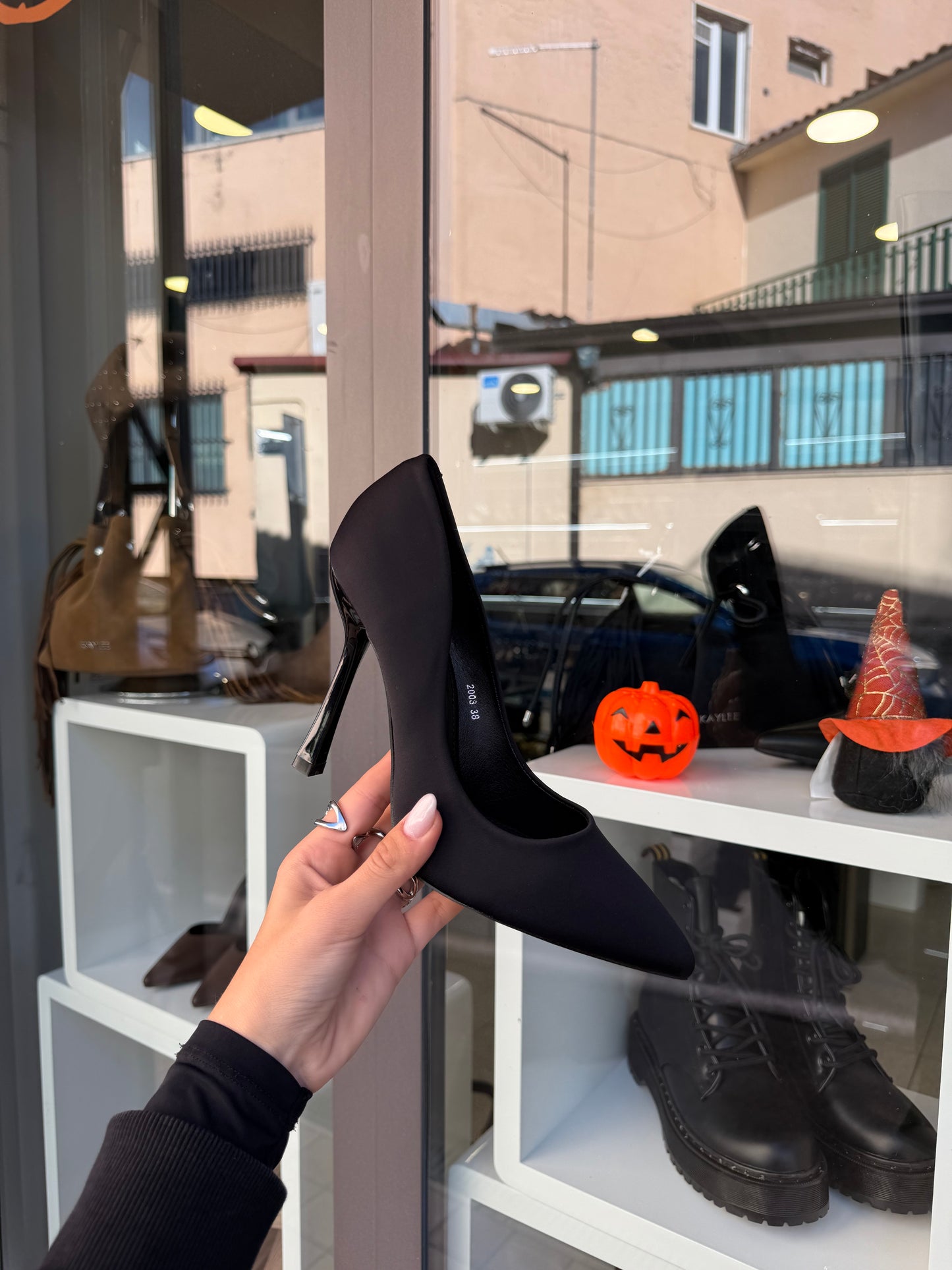 decolleté in raso neri