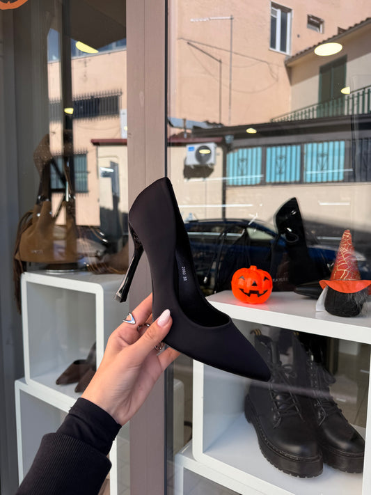 decolleté in raso neri