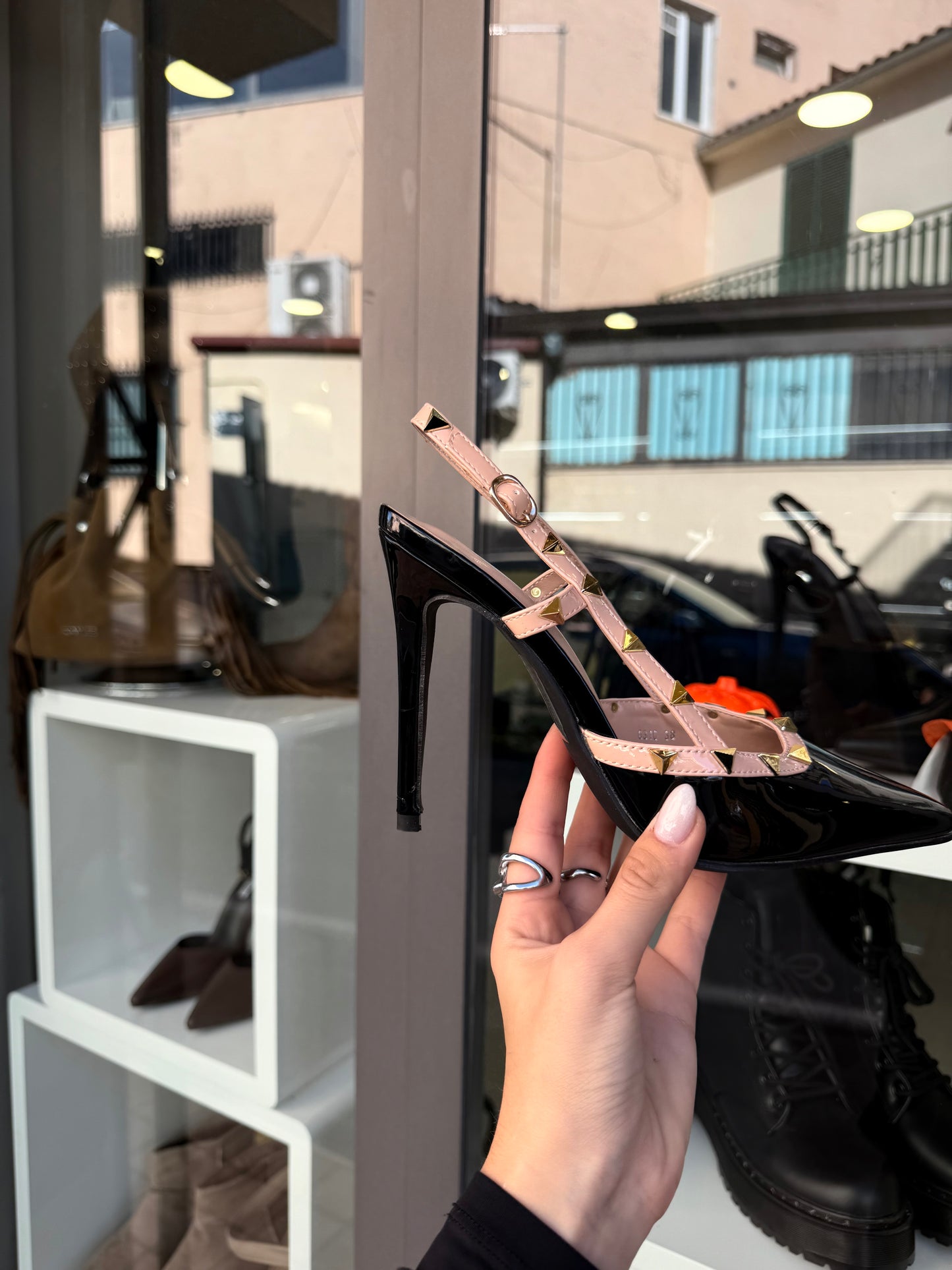 decolleté mod. VAL**TINO nere