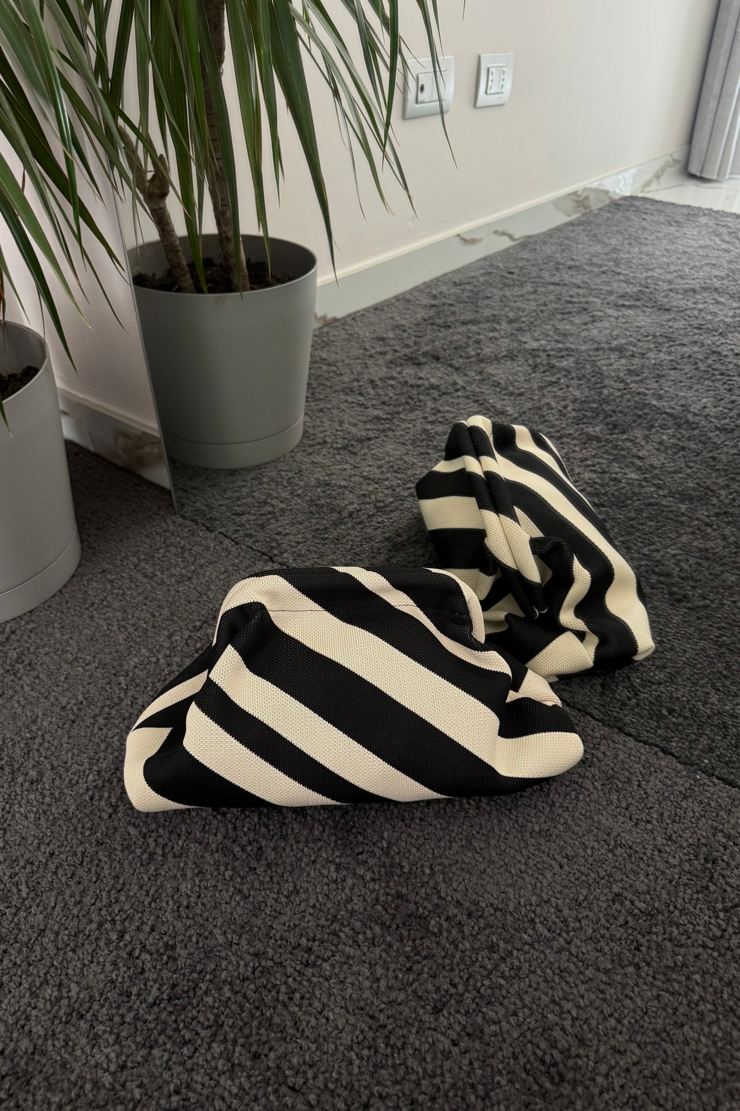 CLUTCH ZEBRA