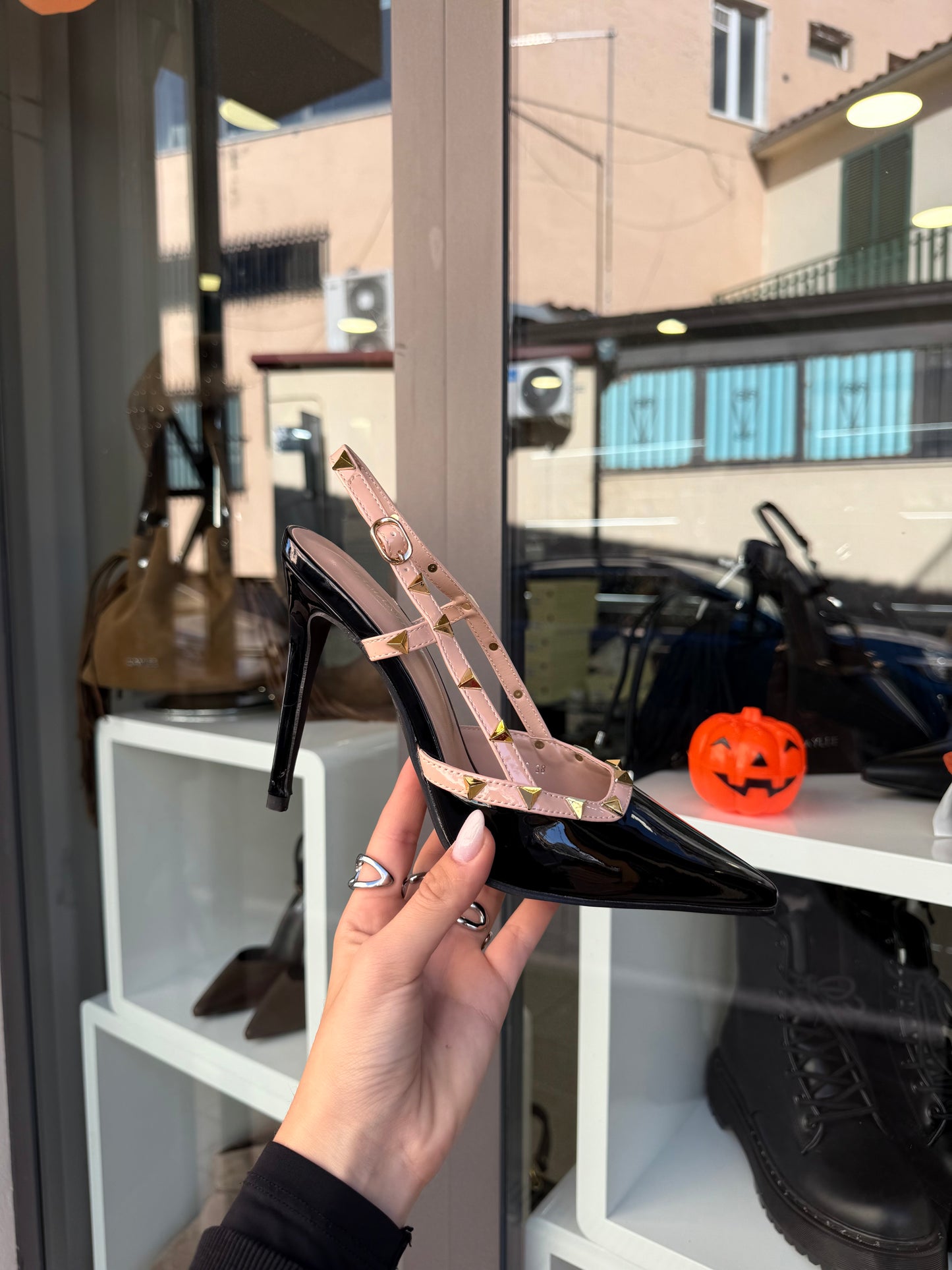 decolleté mod. VAL**TINO nere