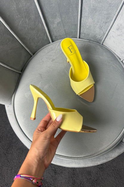 MULES GIALLE CON DETTAGLIO ORO