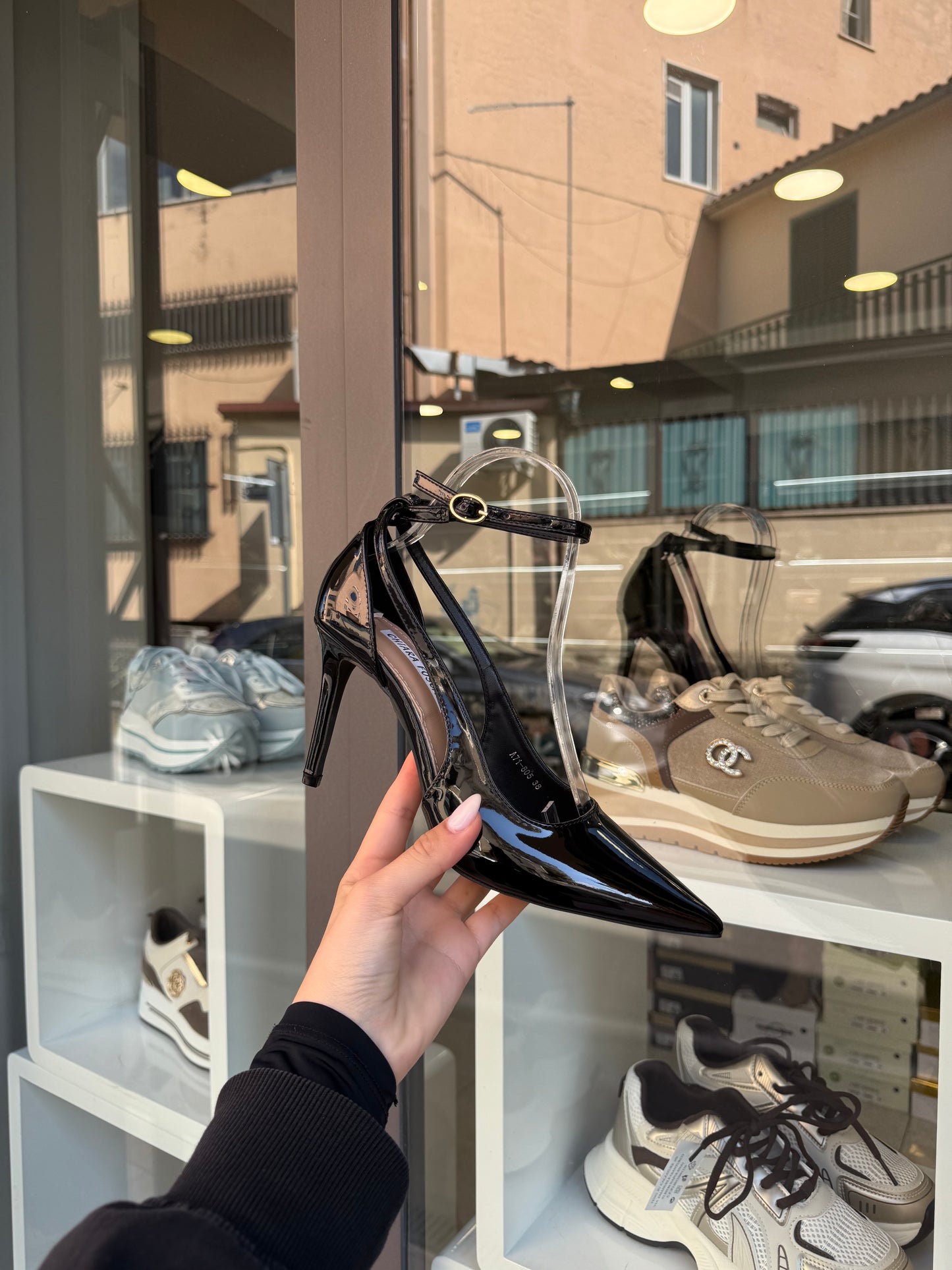 decolleté modello ZA*A neri