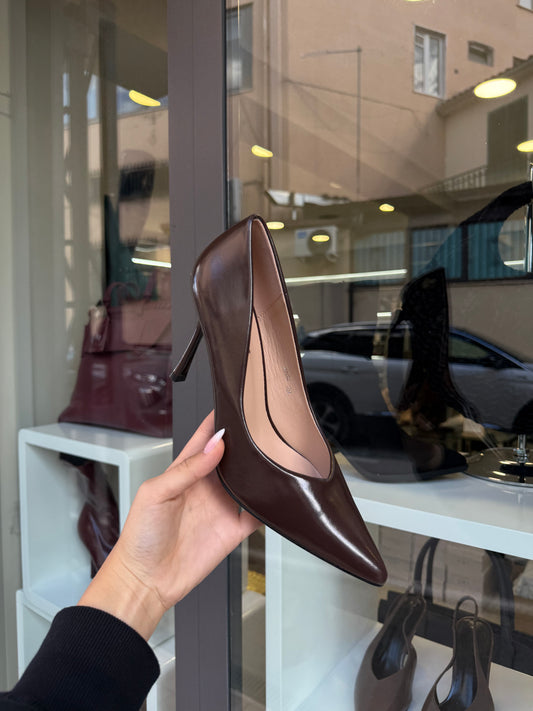 decolleté in pelle lucida marroni