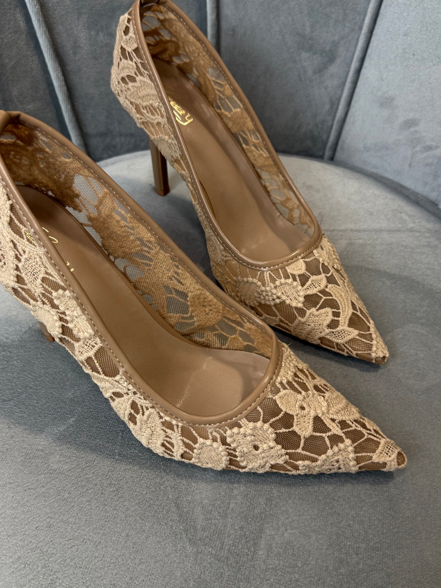DECOLLETÉ IN PIZZO