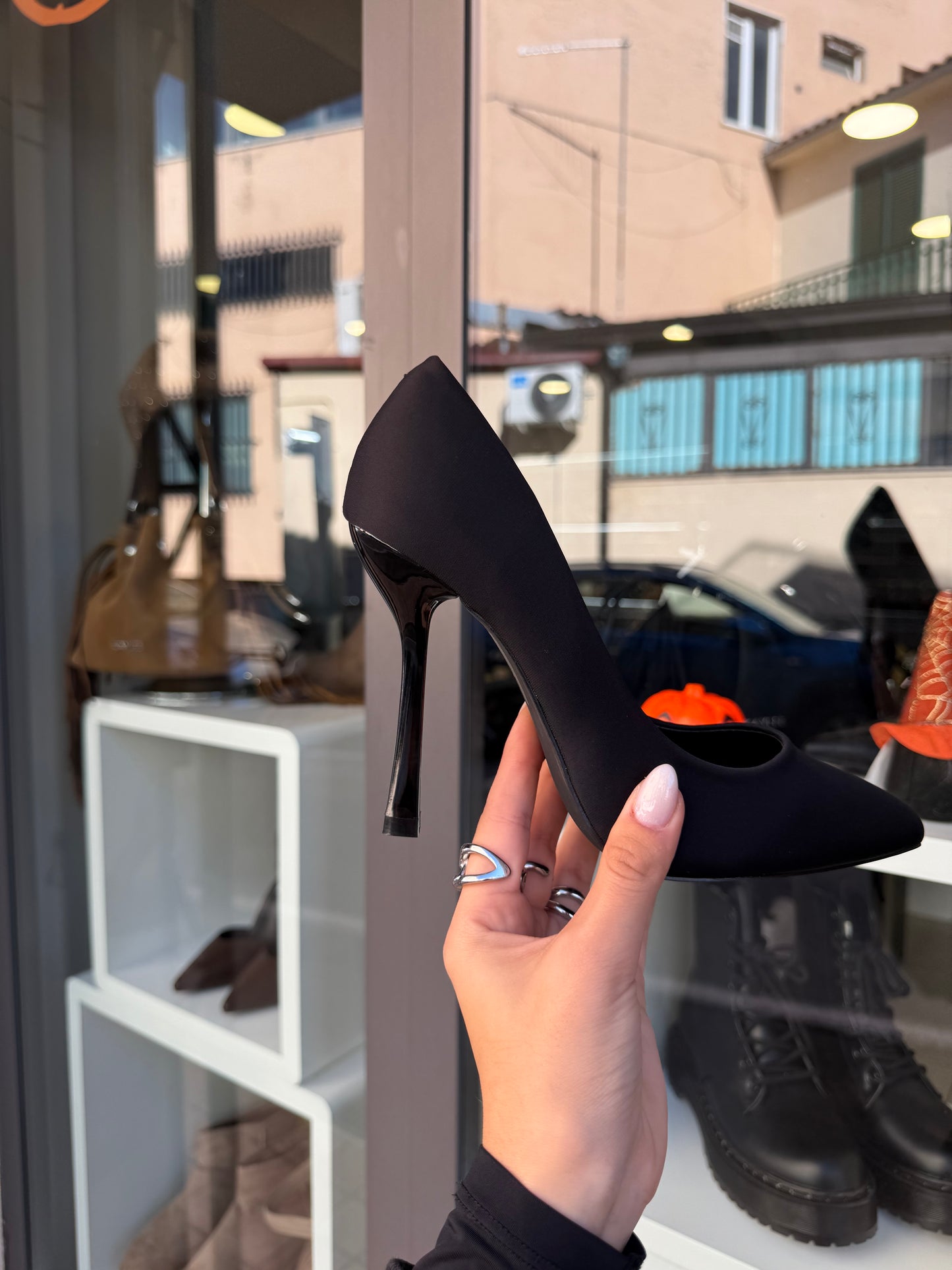 decolleté in raso neri