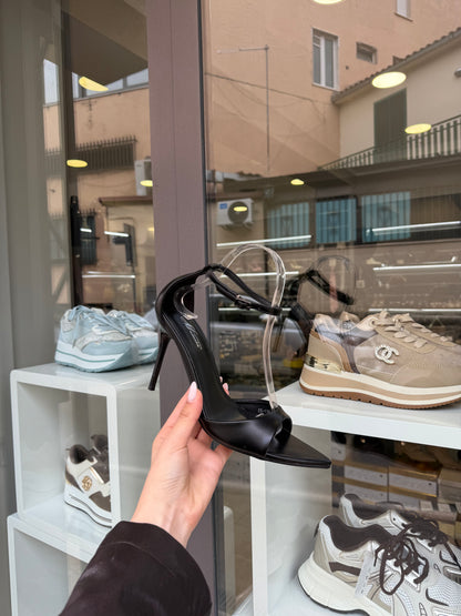 sandali BASIC neri in ecopelle