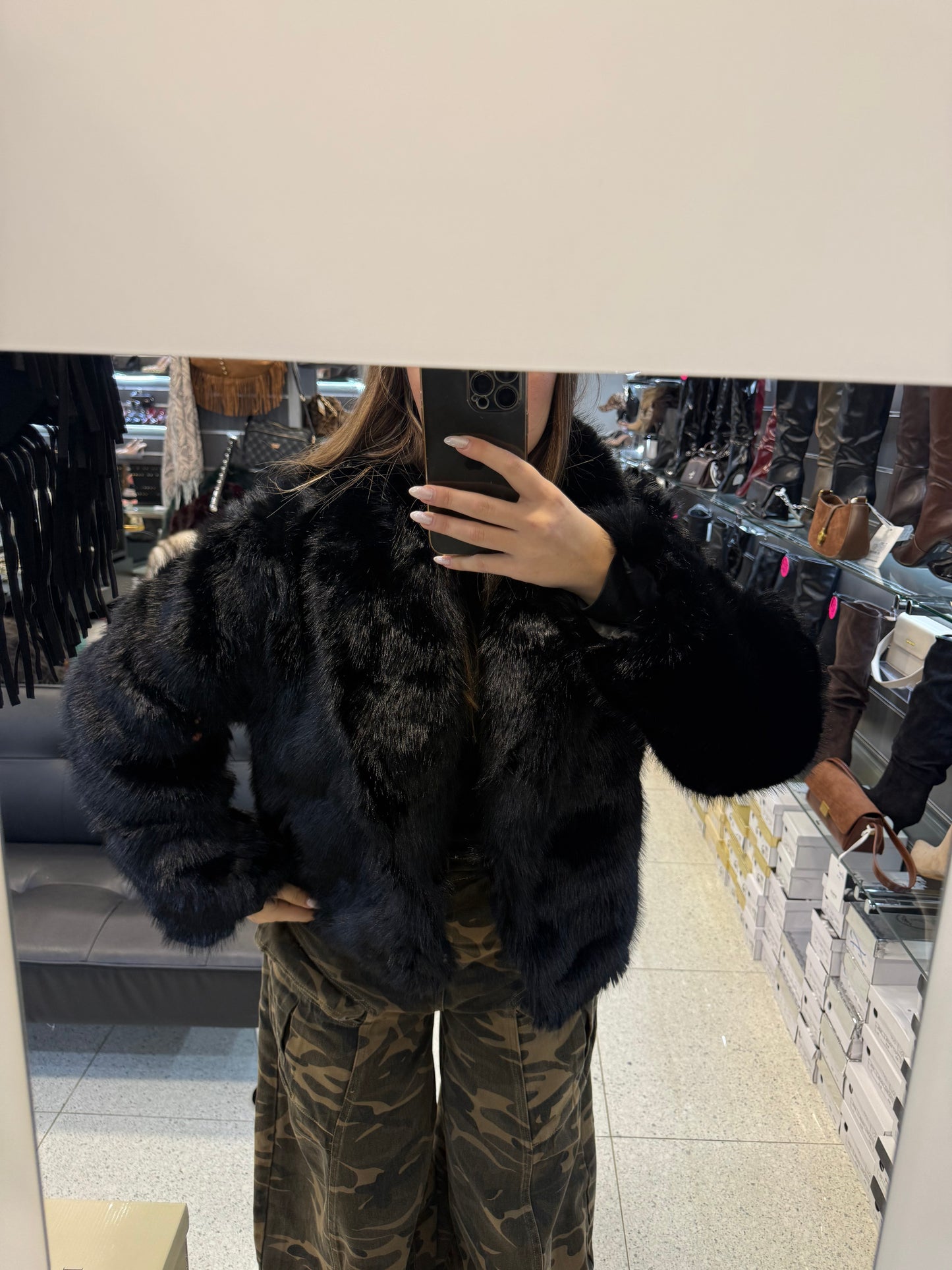 pelliccia nera senza cappuccio