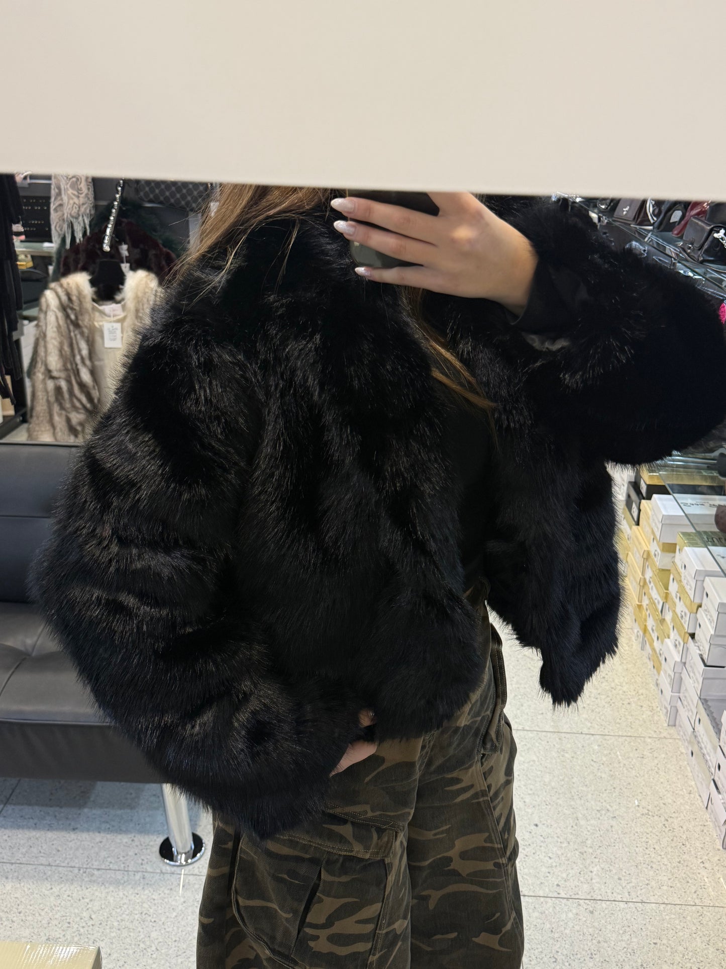 pelliccia nera senza cappuccio