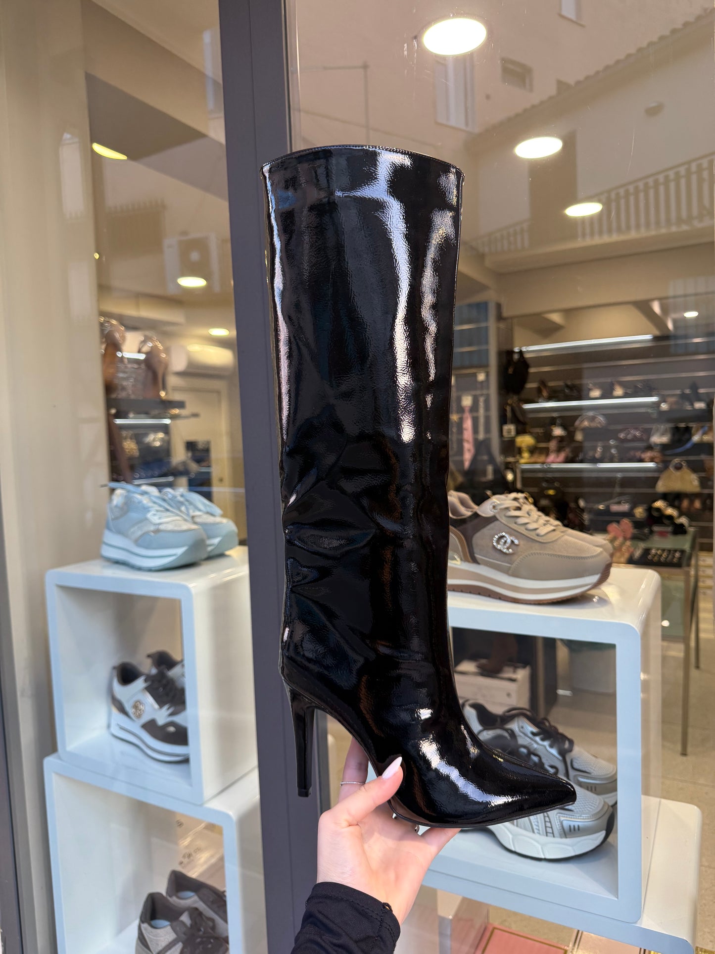 stivali semilucidi neri