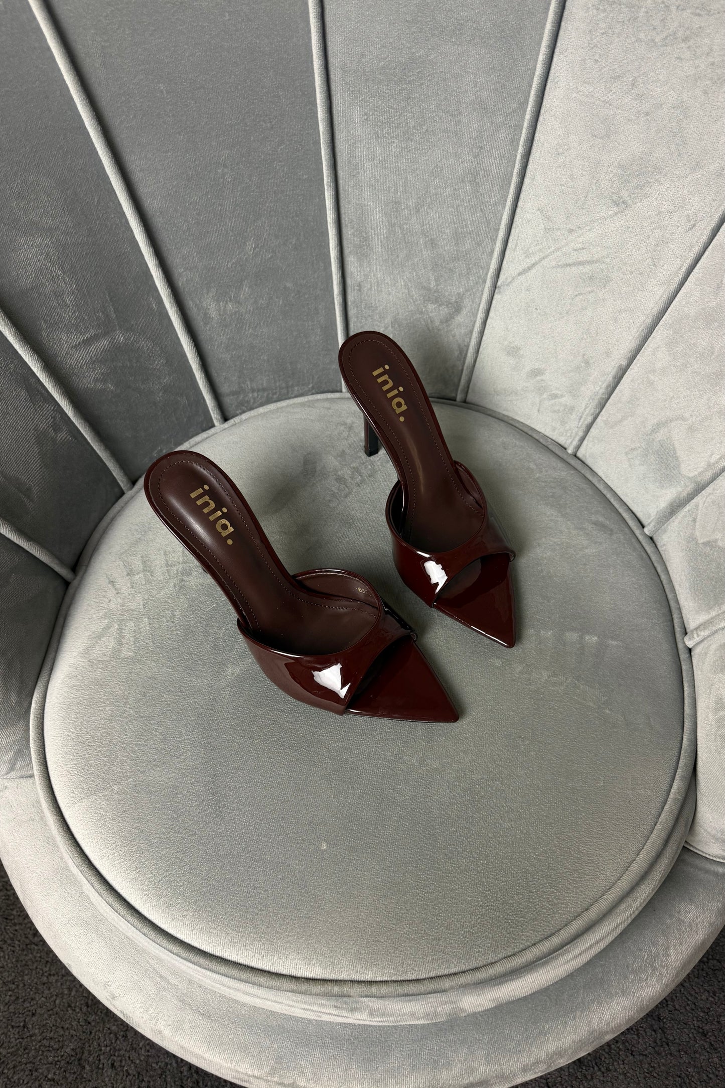 MULES IN VERNICE BROWN