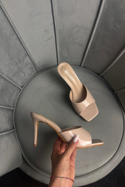 MULES SQUARE NUDE