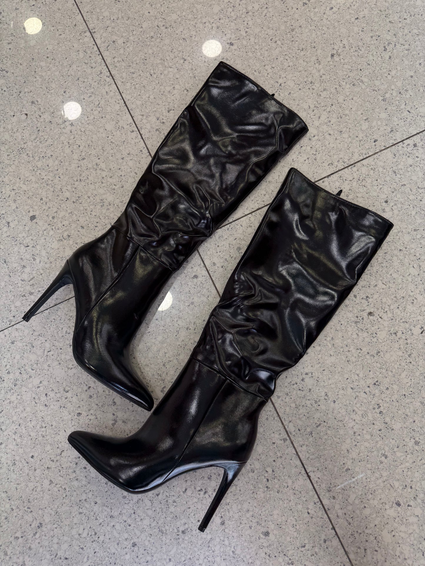 stivali in pelle lucida