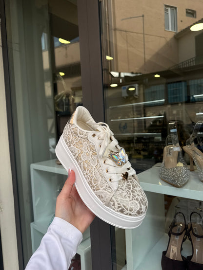 sneakers in pizzo