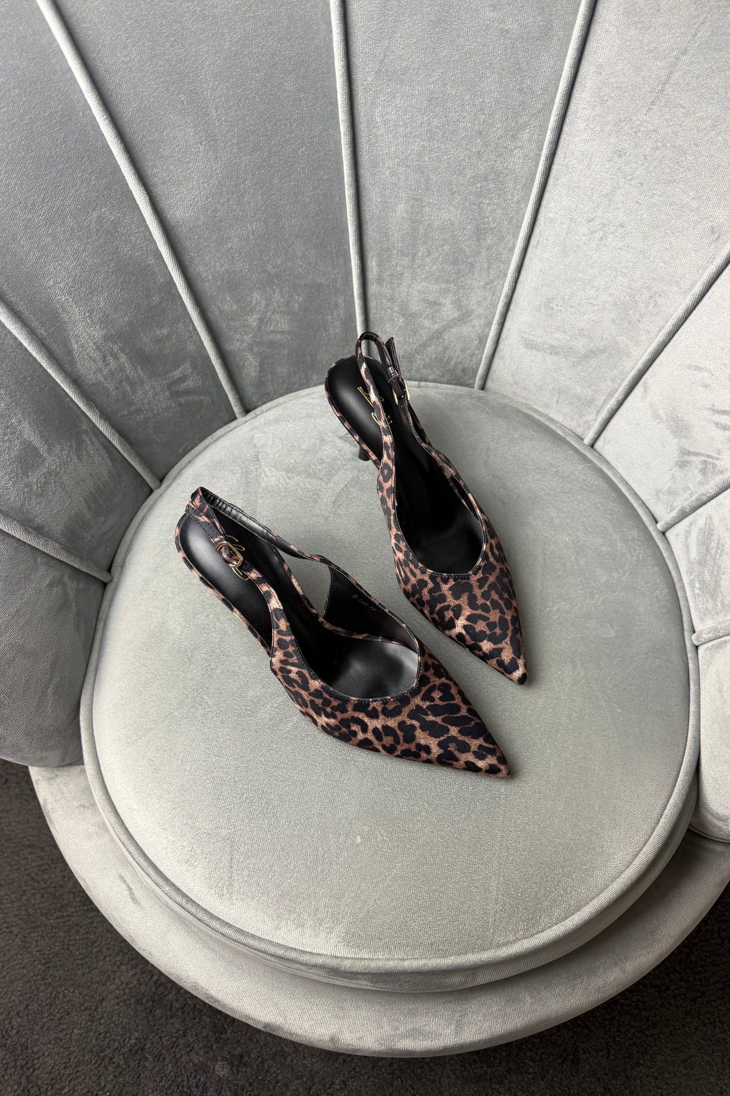 SLINGBACK “V” LEOPARD