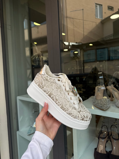 sneakers in pizzo
