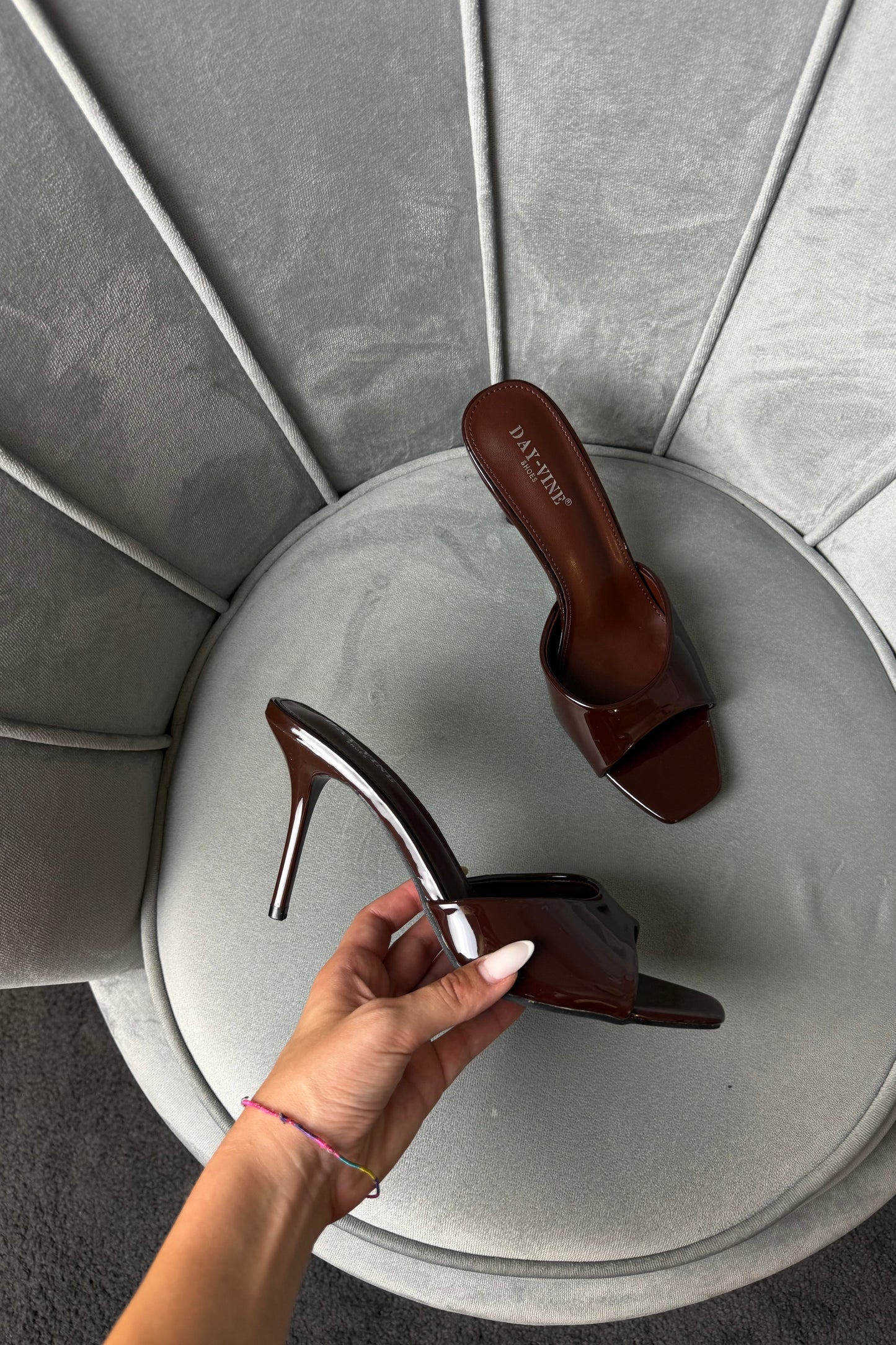 MULES DIVINA MARRONI