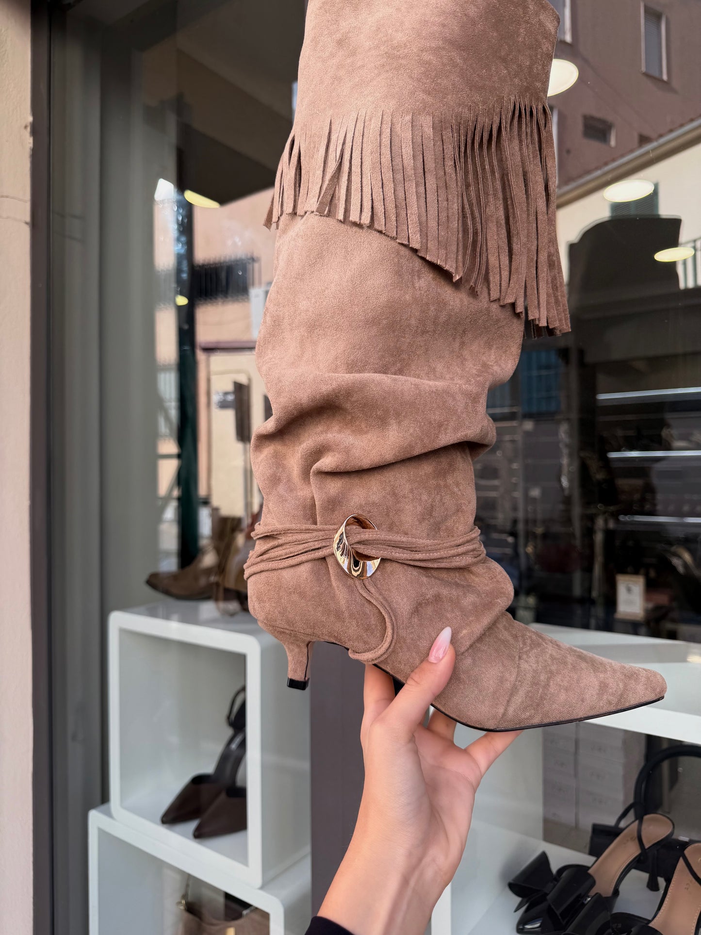 stivali scamosciati beige GOLD detail