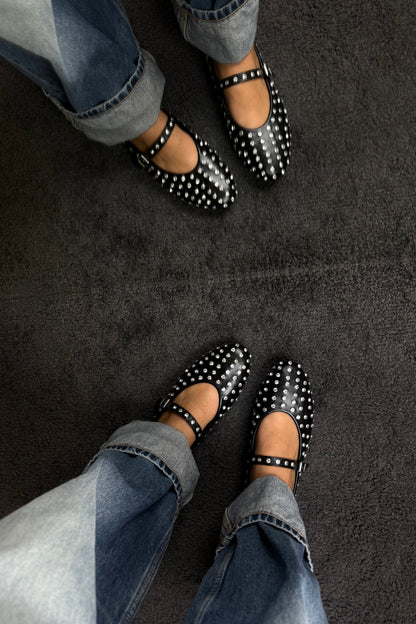 BALLERINE CON BORCHIE IN ECOPELLE