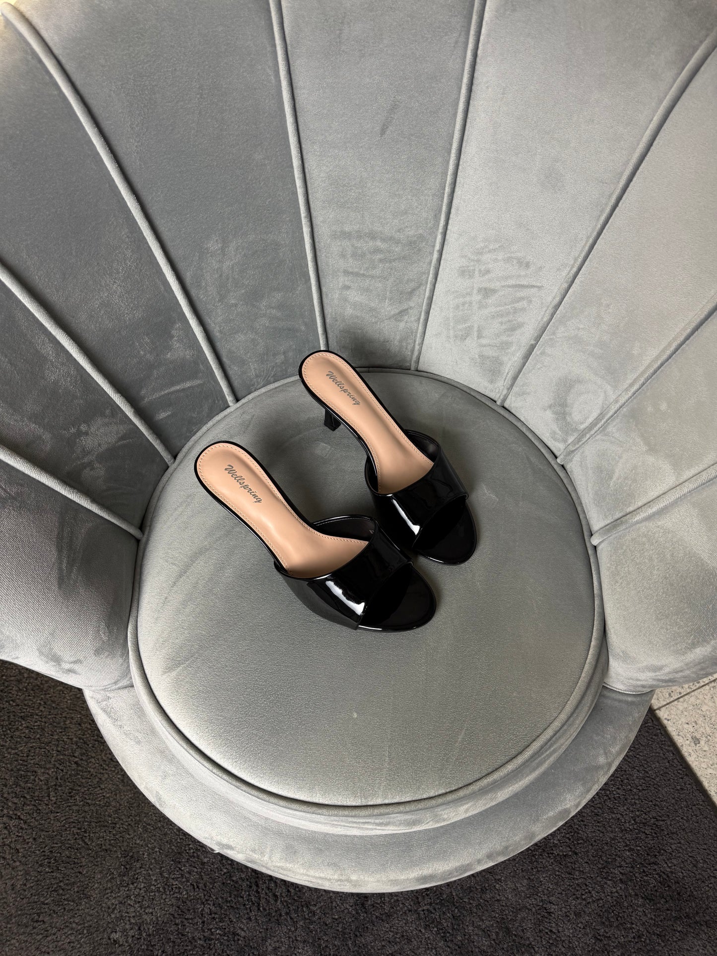 MULES BLACK PENNY
