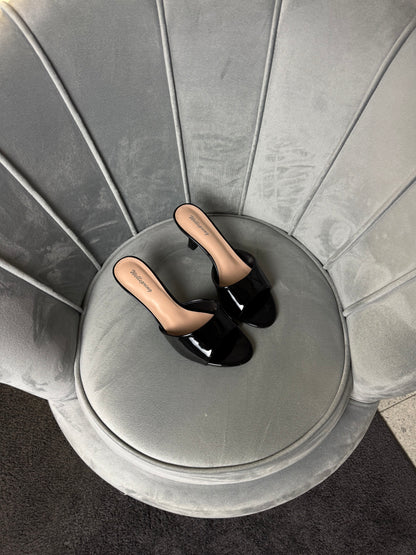 MULES BLACK PENNY