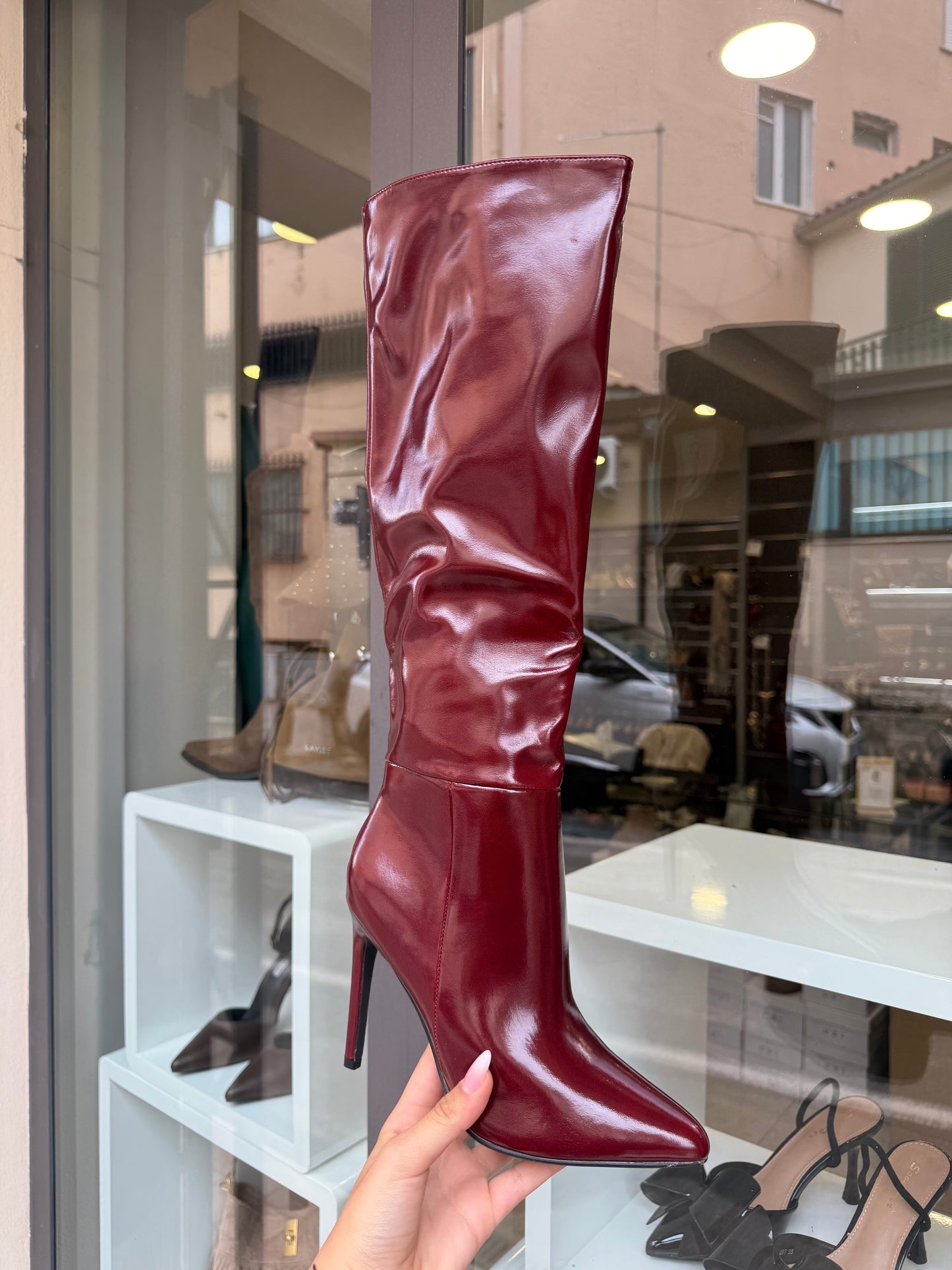 stivali in ecopelle lucida BORDEAUX